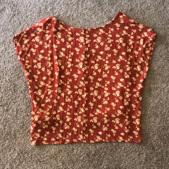 Orange floral top w/ a round neck - Picture 2 of 4